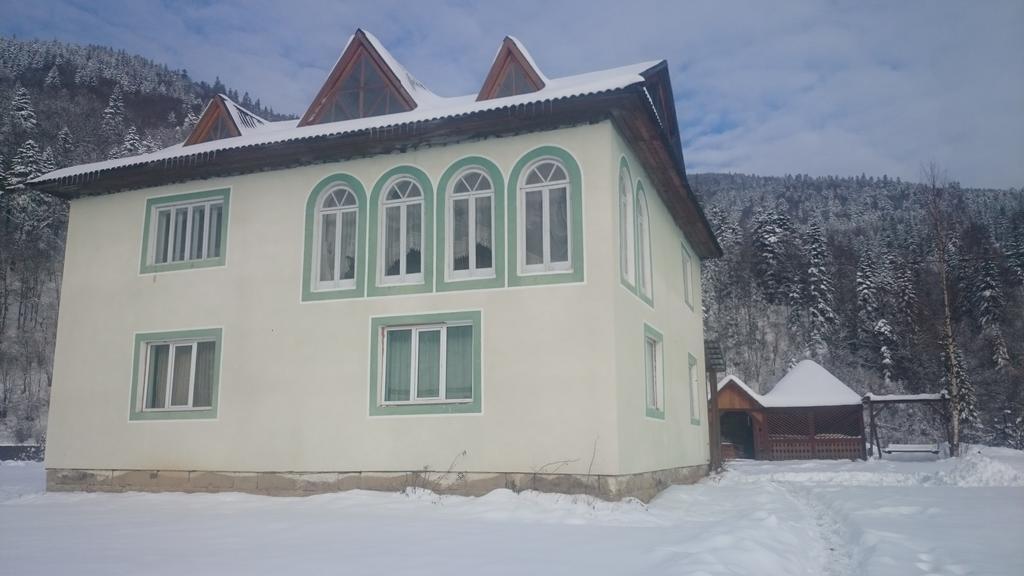 Schedryk Hotel Mykulychyn Exterior photo
